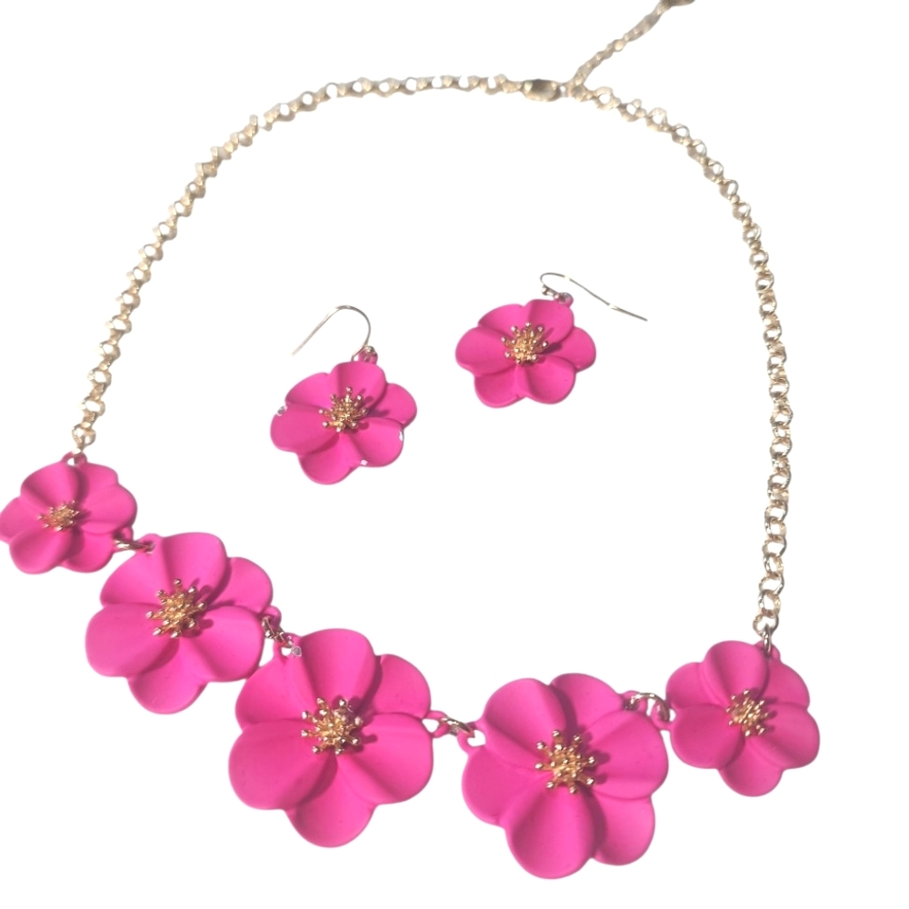 Liz Claiborne Pink Floral Necklace And Earrings Set. - Picture 1 of 9